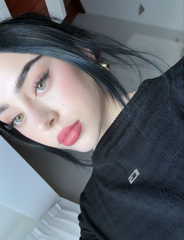 عکس جذاب نیکی نیکول