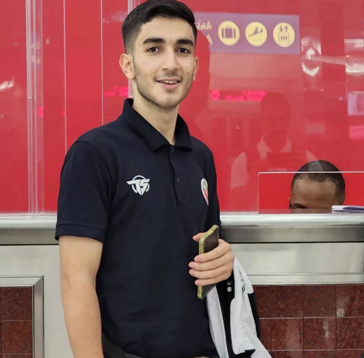 امیرمحمد حقیقت‌شناس والپیپر