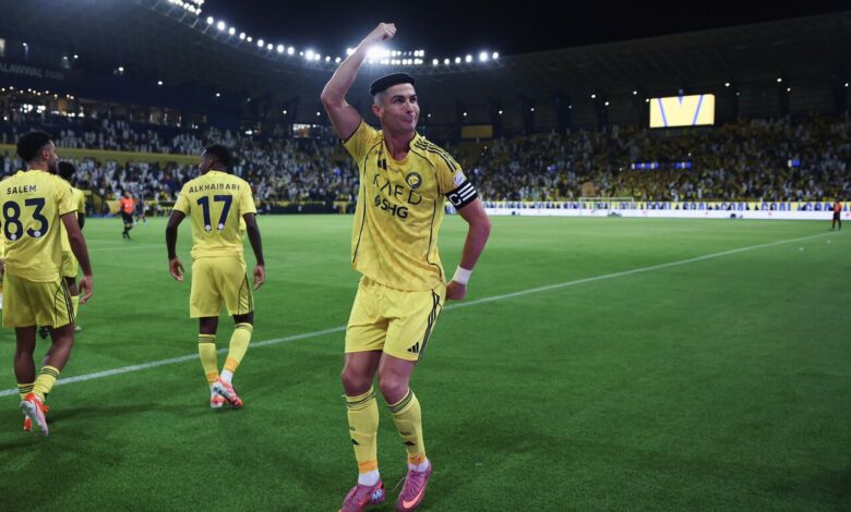  کریس با رقص عربی نزدیک به گل ۱۰۰۰