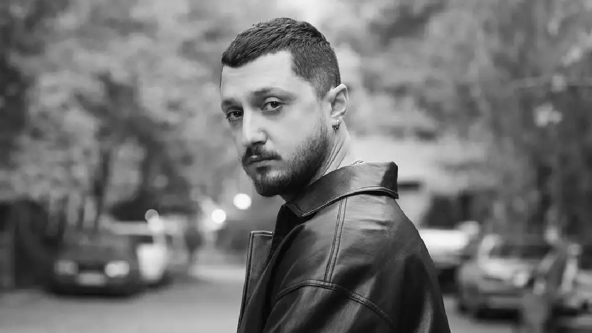 محمدرضا شایع روی صحنه رسمی ایران