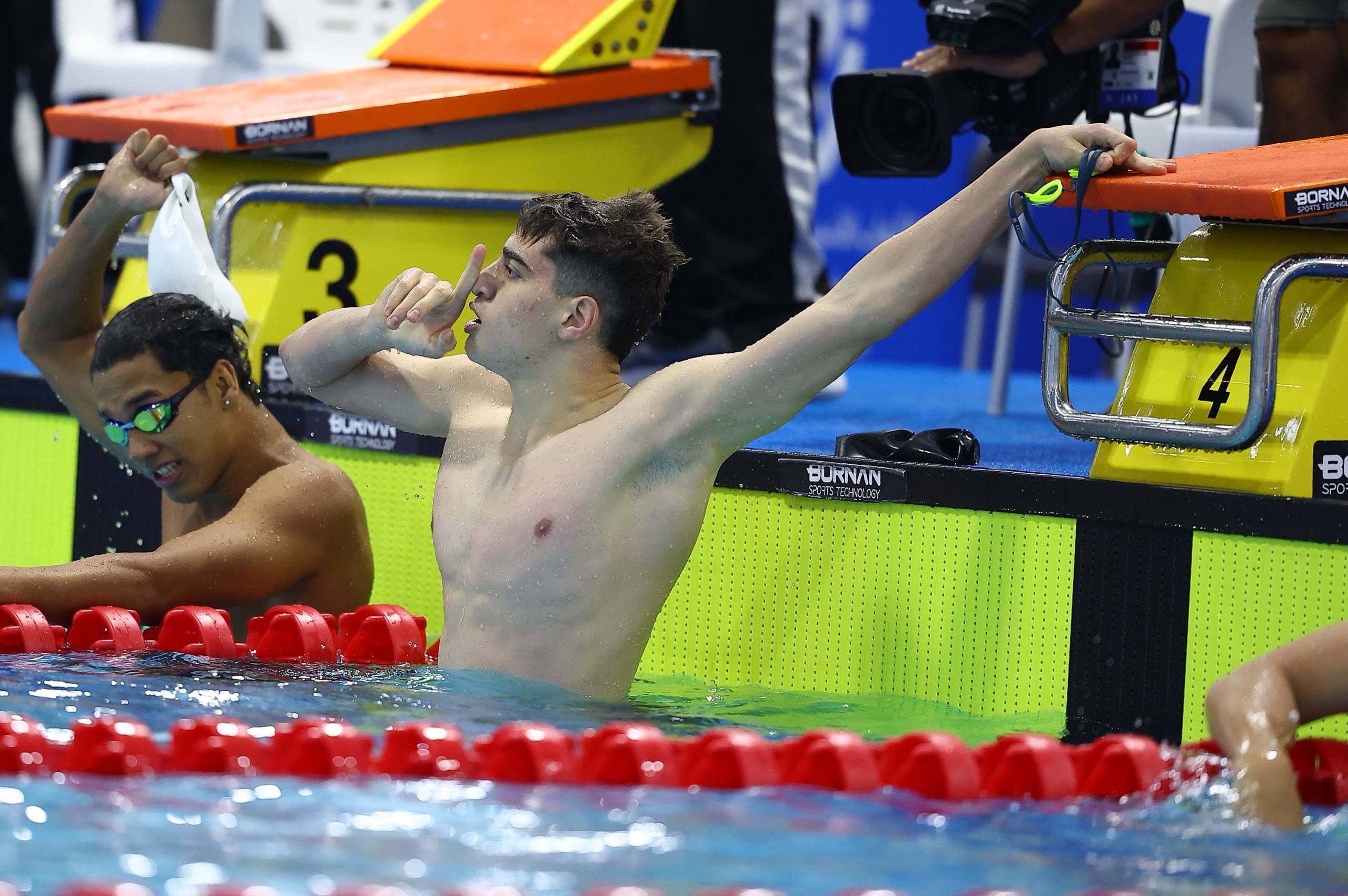 عکس محمد مهدی غلامی شنای پروانه 