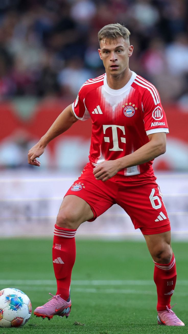 جاشوا کیمیچ در جمع نامزدهای بهترین هافبک ۲۰۲۵