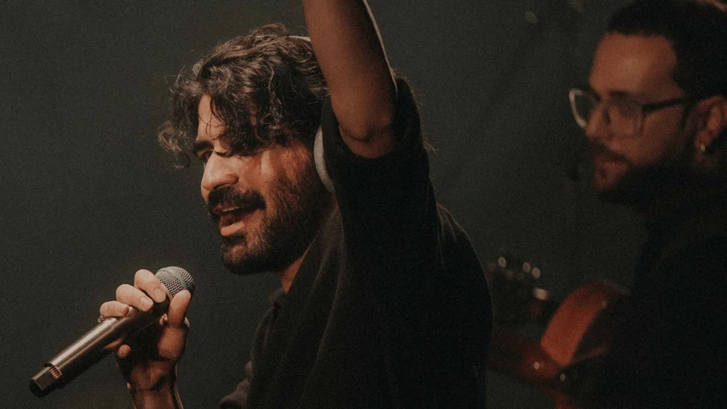 پرطرفدارترین خواننده ایران عرفان طهماسبی پرطرفدارترین خواننده ایران عرفان طهماسبی