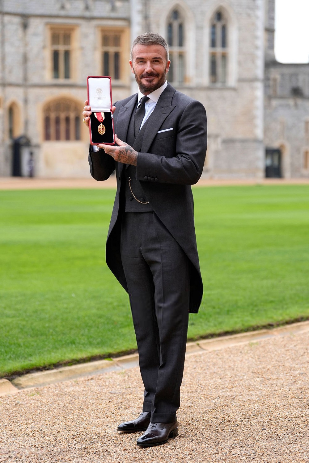  دیوید بکام امروز در ویندزور شوالیه شد