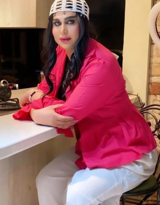  تغییر جنسیت مجری به خانه برمیگردیم 