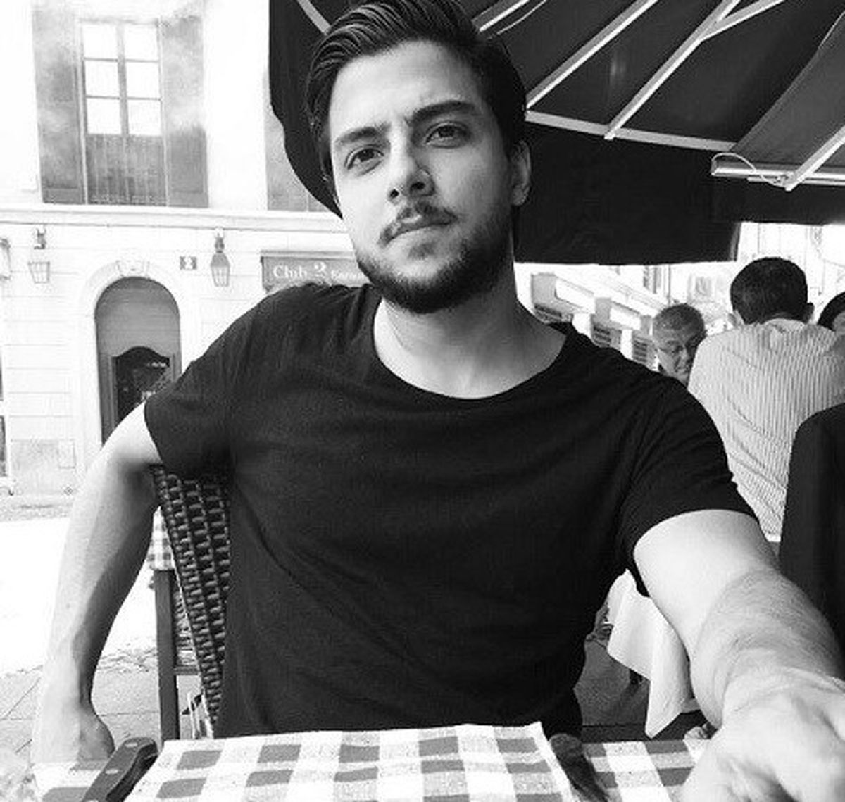 مهراد هیدن کیست  مهراد هیدن کیست