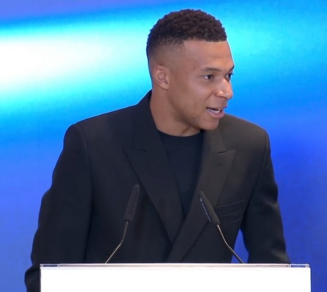 سخنرانی احساسی امباپه پس از دریافت کفش طلا