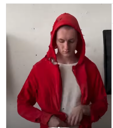 بالنسیاگا با ژاکت قرمز ترند مد ۲۰۲۵ را تعیین کرد