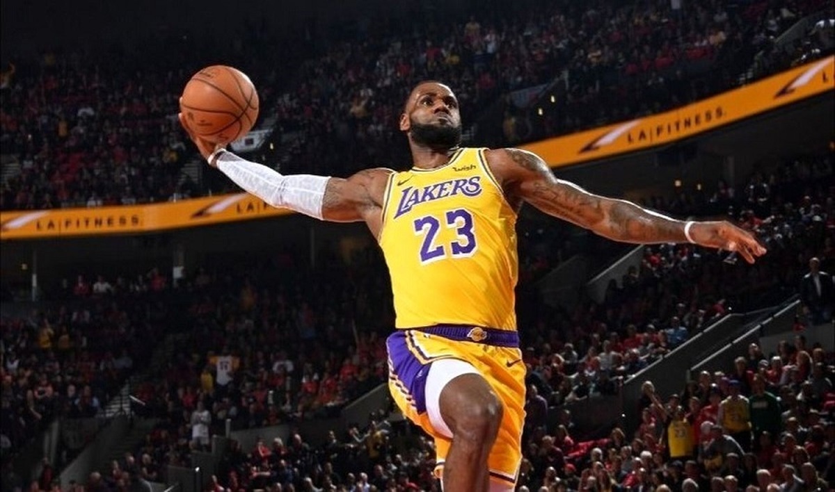 لبرون جیمز بهترین شوت‌زن‌ بسکتبال ان بی ای