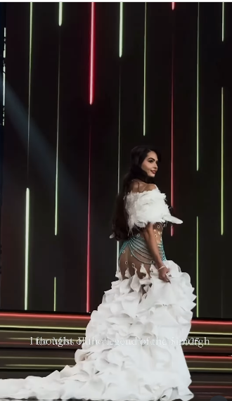  لباس فاخر دختر شایسته اروپا با جزئیات سنتی ایرانی