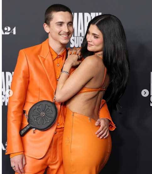 استایل ست نارنجی تیموتی و کایلی سوژه شد استایل ست نارنجی تیموتی و کایلی سوژه شد