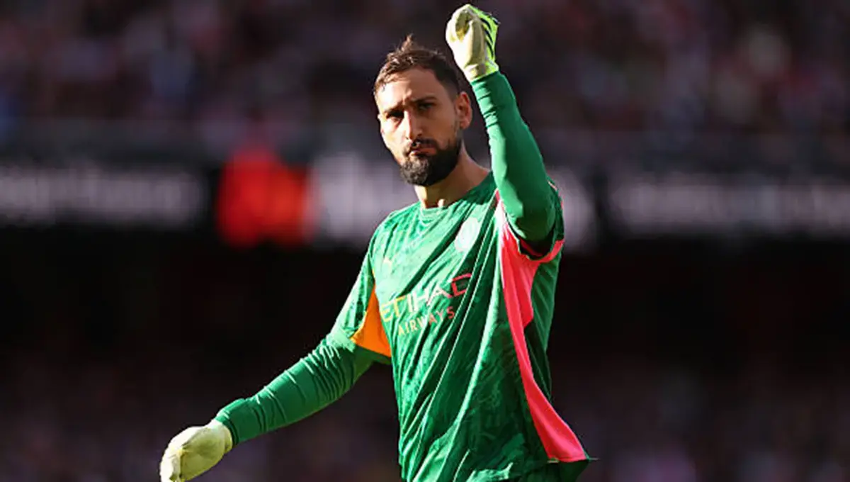 دروازهبان منچستر سیتی بهترین جهان شد دروازهبان منچستر سیتی بهترین جهان شد