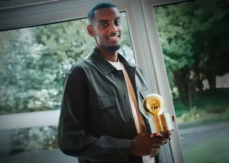 جایزه بهترین بازیکن سوئد ۲۰۲۵ به ایساک رسید جایزه بهترین بازیکن سوئد ۲۰۲۵ به ایساک رسید