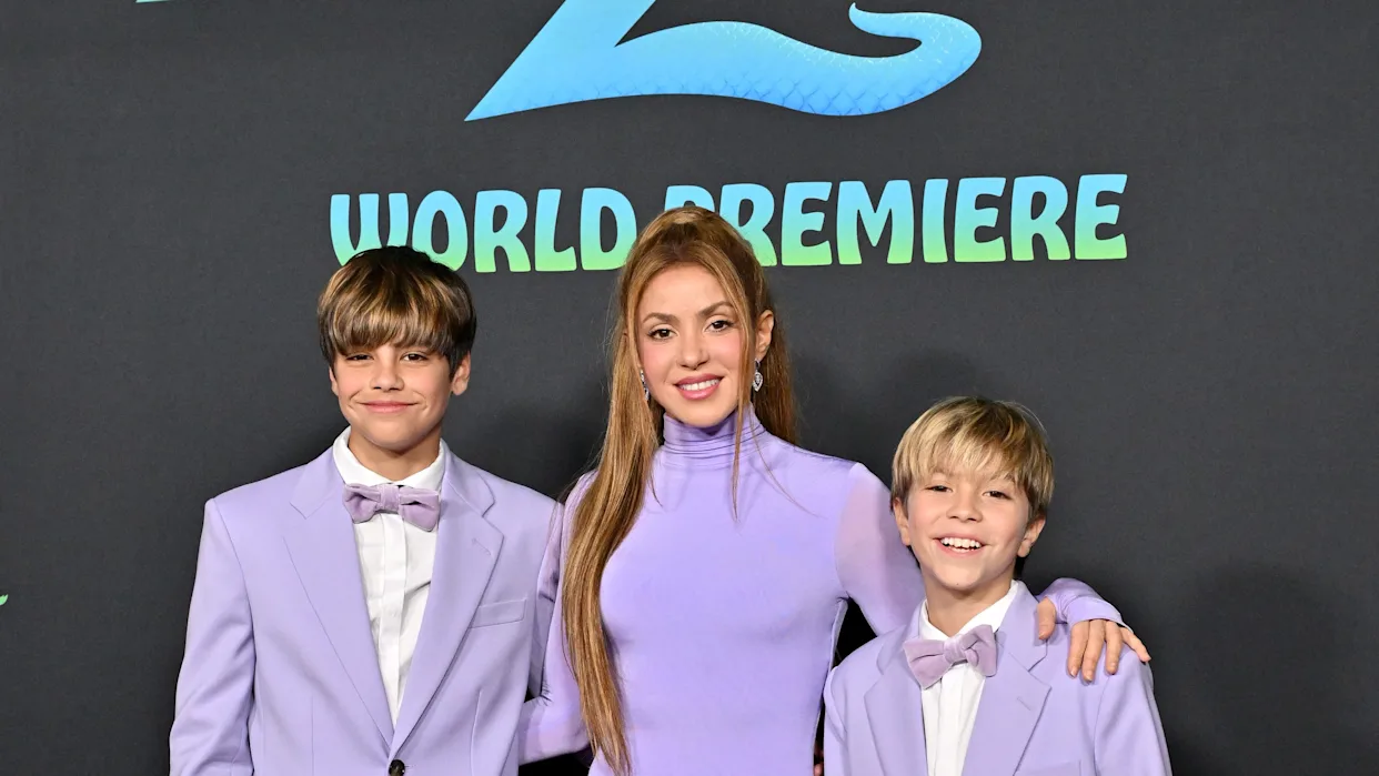 لحظه تاریخی شکیرا با فرزندانش در کنسرت لحظه تاریخی شکیرا با فرزندانش در کنسرت