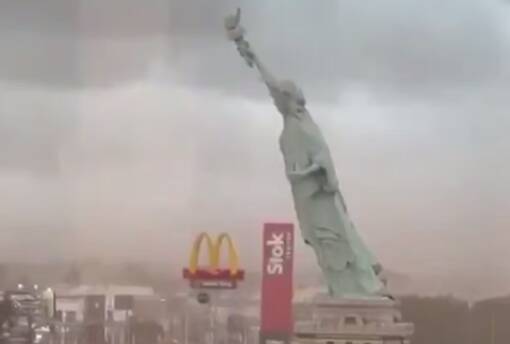 طوفان شدید مجسمه آزادی برزیل را واژگون کرد طوفان شدید مجسمه آزادی برزیل را واژگون کرد