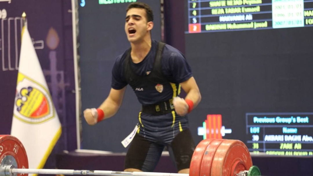 رکورد جهانی دوضرب نوجوانان در دست وزنه‌بردار ایرانی
