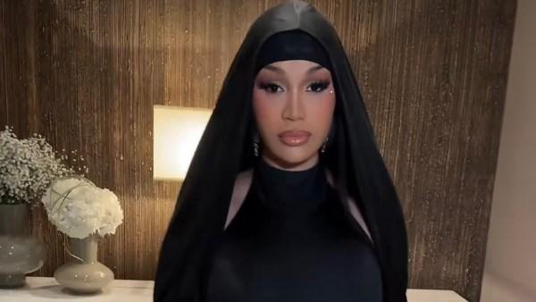  عکس کاردی‌بی در عربستان 