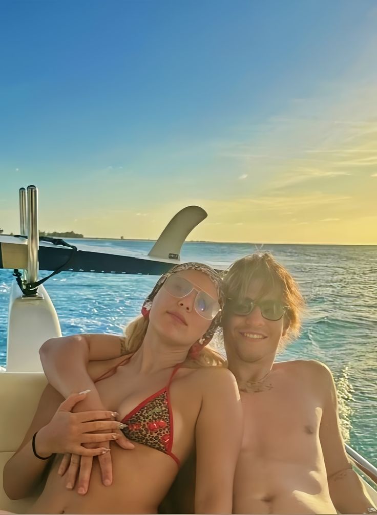 سینه های سکسی میلی بابی براون سینه های سکسی میلی بابی براون