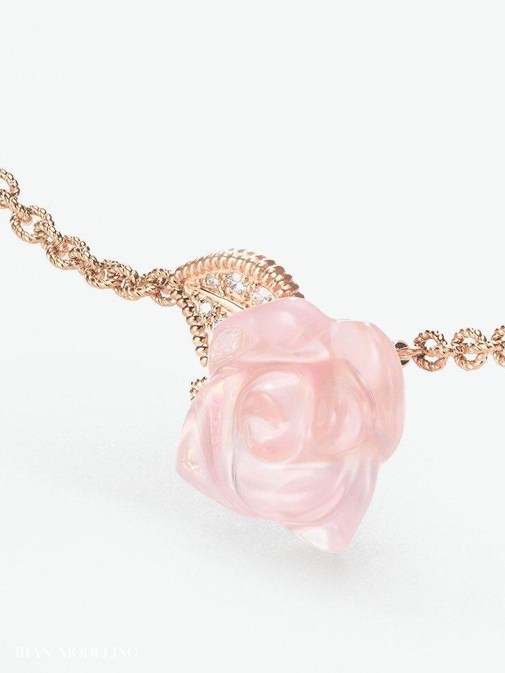 شارلیز ترون مدل مجموعه جواهرات لا رُز دیور شد شارلیز ترون مدل مجموعه جواهرات لا رُز دیور شد