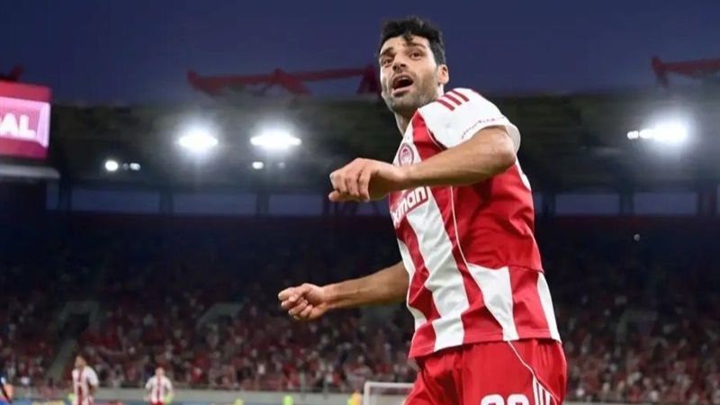 ستاره فوتبال و خودروی خاص ستاره فوتبال و خودروی خاص