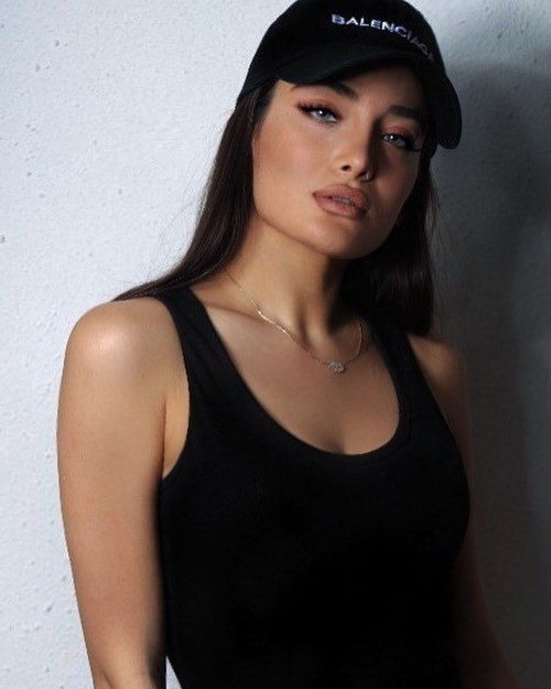 ربکا قادری با ظاهری متفاوت در فضای مجازی ربکا قادری با ظاهری متفاوت در فضای مجازی